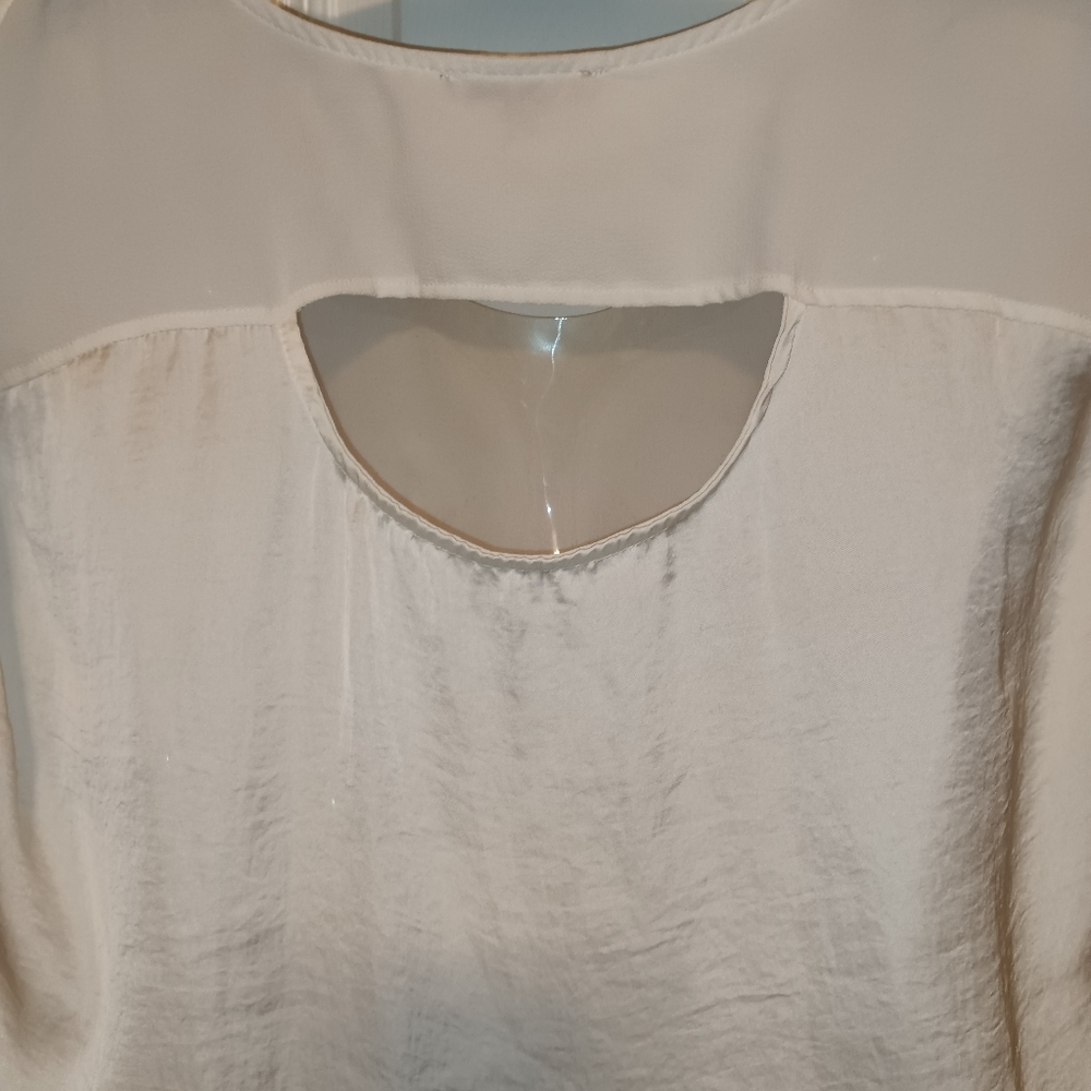 White-Blouse by Gibson(PTP 23" L 29") - Picture 5 of 5